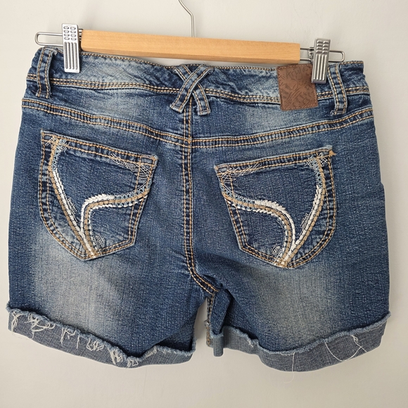 Ariya Jeans Denim Shorts Size 7/8 Distressed Cuffed Y2k Style - Picture 5 of 14